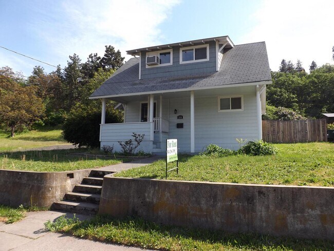 314 E 14th St in The Dalles, OR - Building Photo - Building Photo
