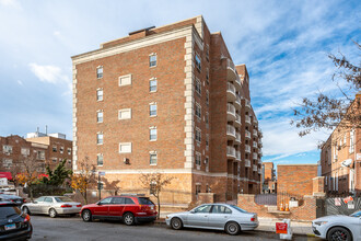 38-11 108th St in Corona, NY - Building Photo - Building Photo