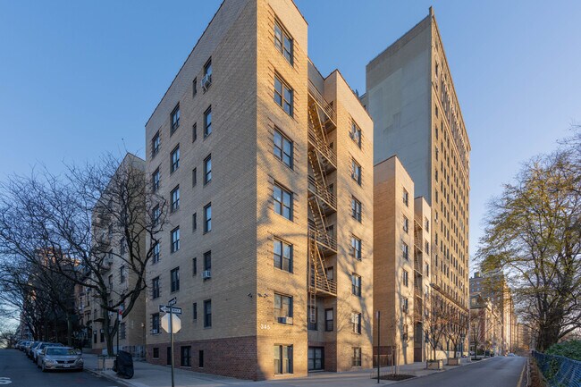345 Riverside Dr in New York, NY - Building Photo - Building Photo