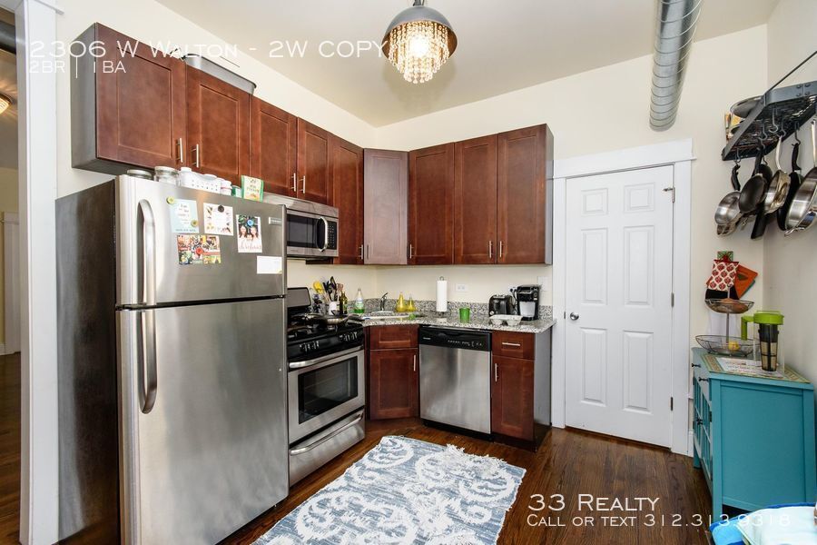 2306 W Walton St-Unit -2W COPY in Chicago, IL - Building Photo