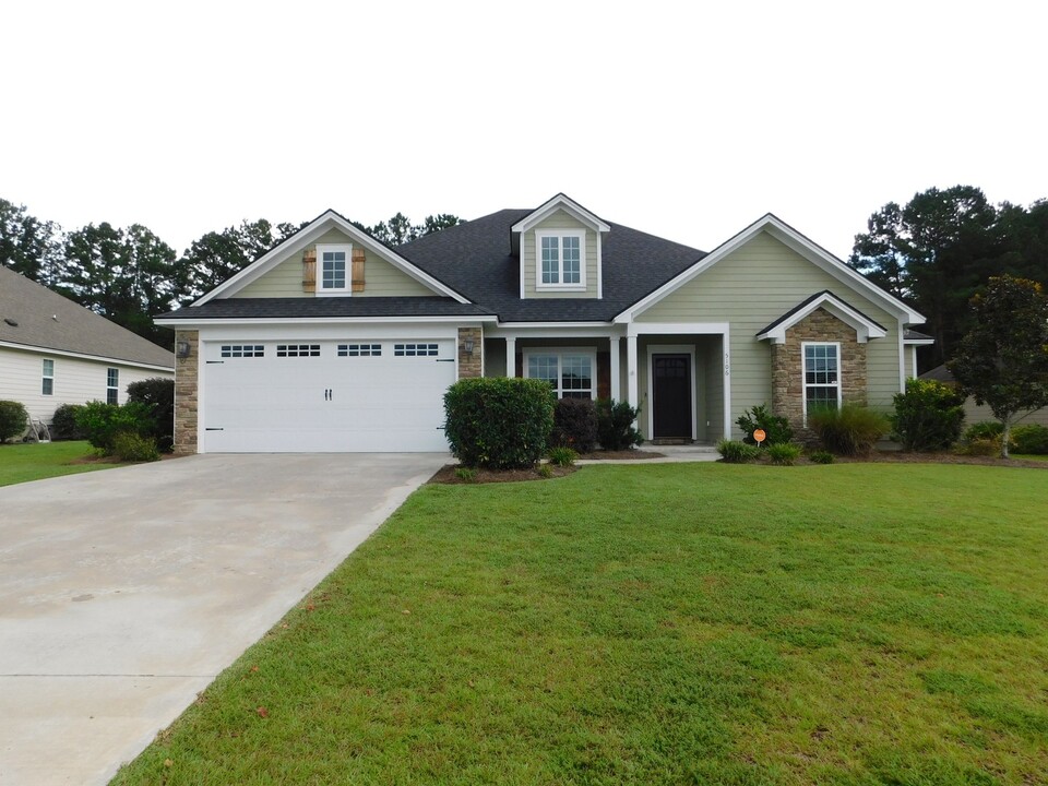 5106 Carlton Ridge Cir in Hahira, GA - Building Photo