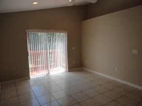 5817 Mohr Loop in Tampa, FL - Building Photo - Building Photo