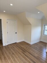 12 Thomas Pl in New Rochelle, NY - Building Photo - Building Photo