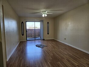 8433 Hearth Dr in Houston, TX - Building Photo - Building Photo