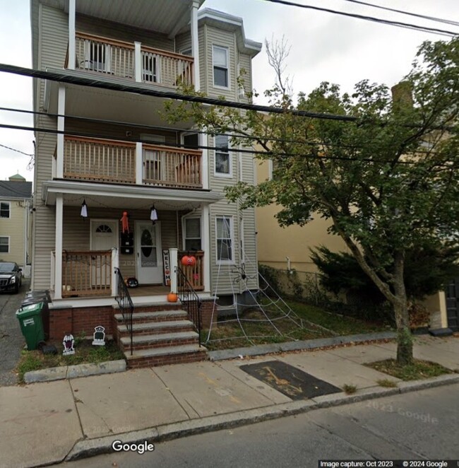 196 Sherman St, Unit 2 in Cambridge, MA - Building Photo - Building Photo