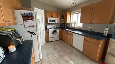 3806-3843 43 Ave in Bonnyville, AB - Building Photo - Building Photo