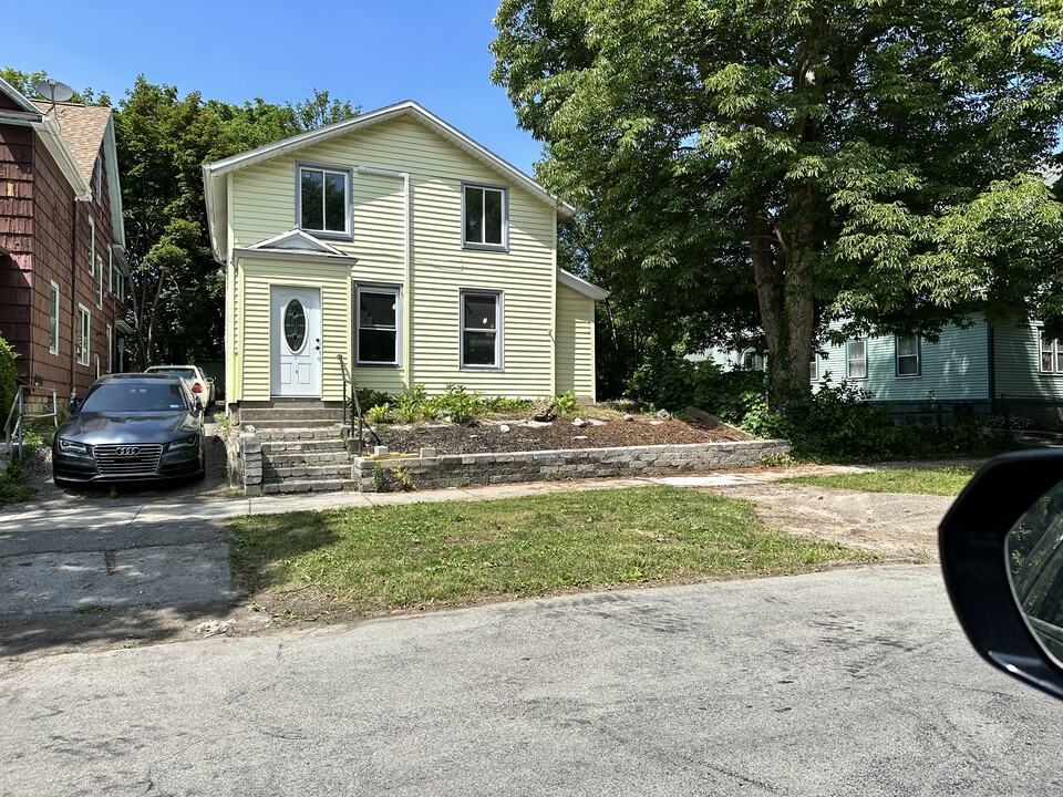 52 Cypress St in Rochester, NY - Building Photo