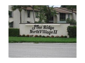 618 Sea Pine Way in Greenacres, FL - Building Photo