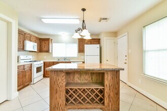 19806 Falcon Hill Ct in Cypress, TX - Building Photo - Building Photo
