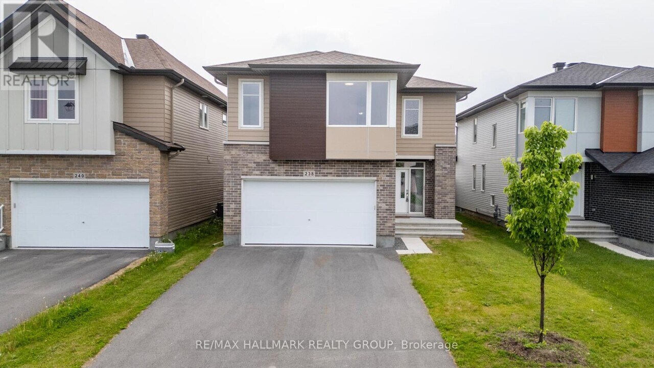 238 Condado Cres in Ottawa, ON - Building Photo