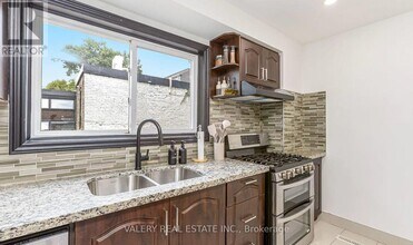 80 Saulter St in Toronto, ON - Building Photo - Building Photo