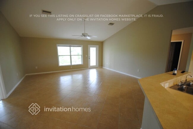 827 SW 16th Terrace in Cape Coral, FL - Foto de edificio - Building Photo