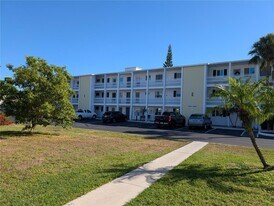 5883 Todd St, Unit E21 in Bradenton, FL - Building Photo