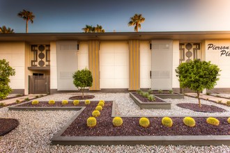 Pierson Place Apartments in Phoenix, AZ - Building Photo - Building Photo