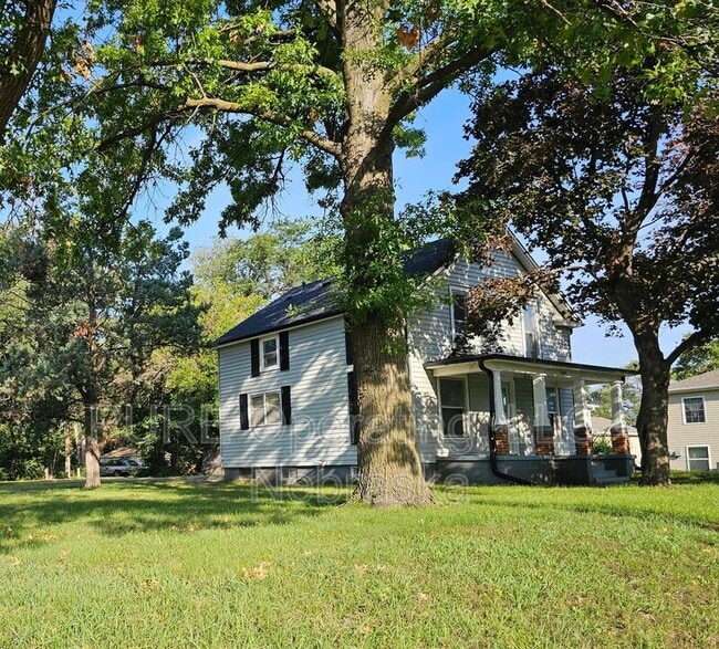 property at 1809 N 33rd St