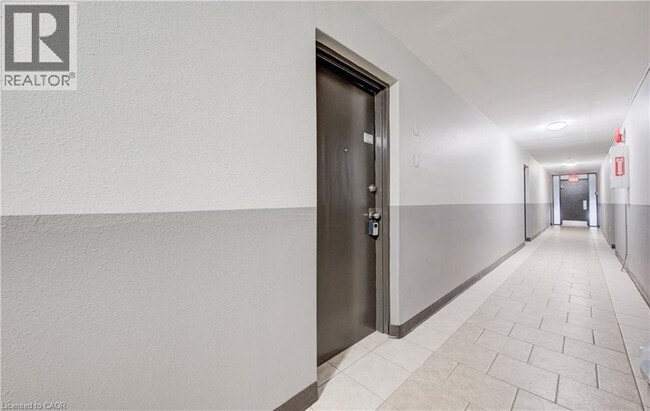 930 Eagle St N in Cambridge, ON - Building Photo - Building Photo