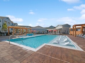 Reserve at Ventana Lakes in Katy, TX - Foto de edificio - Building Photo