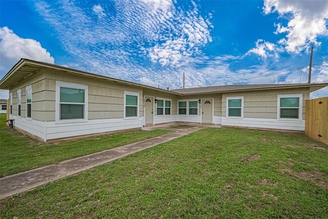 property at 1732 W 6th St