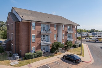 Rendezvous in Edmond, OK - Foto de edificio - Building Photo