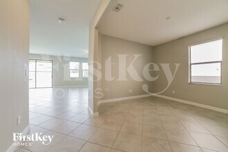 9825 Ivory Dr in Ruskin, FL - Building Photo - Building Photo