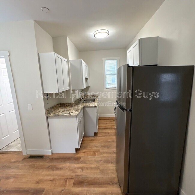 2631 N Girard Ave in Minneapolis, MN - Building Photo - Building Photo