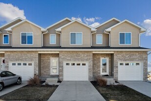 1275 Exchange St in North Liberty, IA - Building Photo