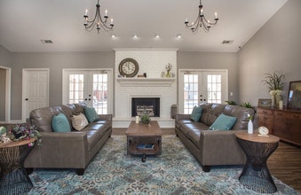 The River Apartments in Valley, AL - Foto de edificio - Interior Photo