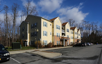 Spring Manor in Poughkeepsie, NY - Building Photo - Building Photo