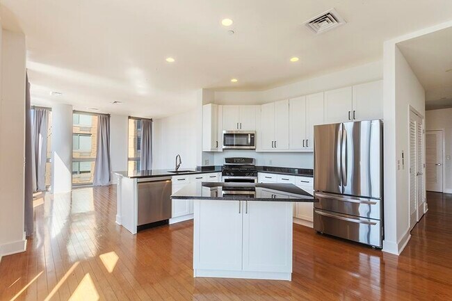 201 Marin Blvd in Jersey City, NJ - Building Photo - Building Photo