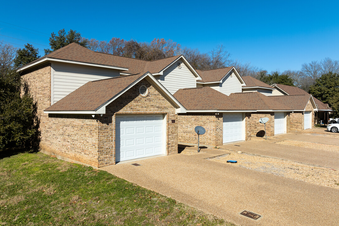 11 Addi Ln in Waco, TX - Building Photo