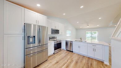 450 Aquatic Dr in Atlantic Beach, FL - Building Photo - Building Photo