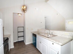 15095 Conroe Bay Blvd in Willis, TX - Building Photo - Building Photo