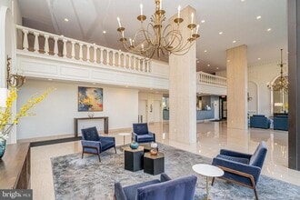 1300 Army Navy Dr in Arlington, VA - Building Photo - Building Photo