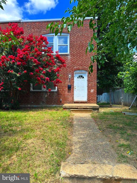 property at 920 Stoll St