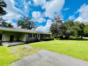 1303 Collins St in Conway, SC - Building Photo - Building Photo