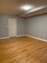 12 Waverly St, Unit 2 in Boston, MA - Foto de edificio - Building Photo