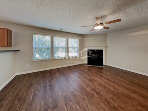 347 Dogwood Creek Pl in Fuquay Varina, NC - Building Photo - Building Photo