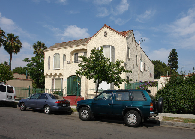 930-934 N Serrano Ave in Los Angeles, CA - Building Photo - Building Photo