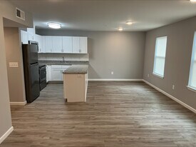 Pinehurst Villas Apartments in Opelika, AL - Building Photo