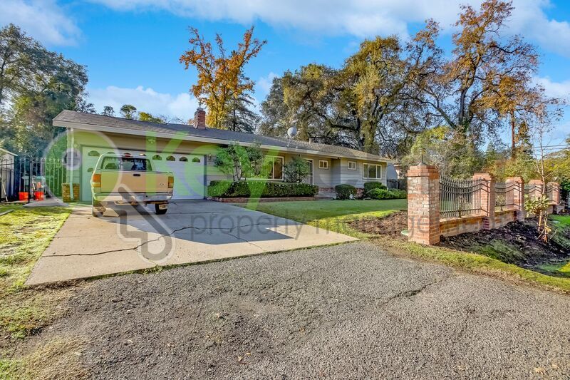 6612 Stanley Ave in Carmichael, CA - Foto de edificio