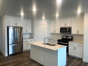 1129 N 1920 W in Farmington, UT - Building Photo - Building Photo