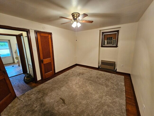 404 Richland Ave, Unit 1 in Dravosburg, PA - Building Photo - Building Photo