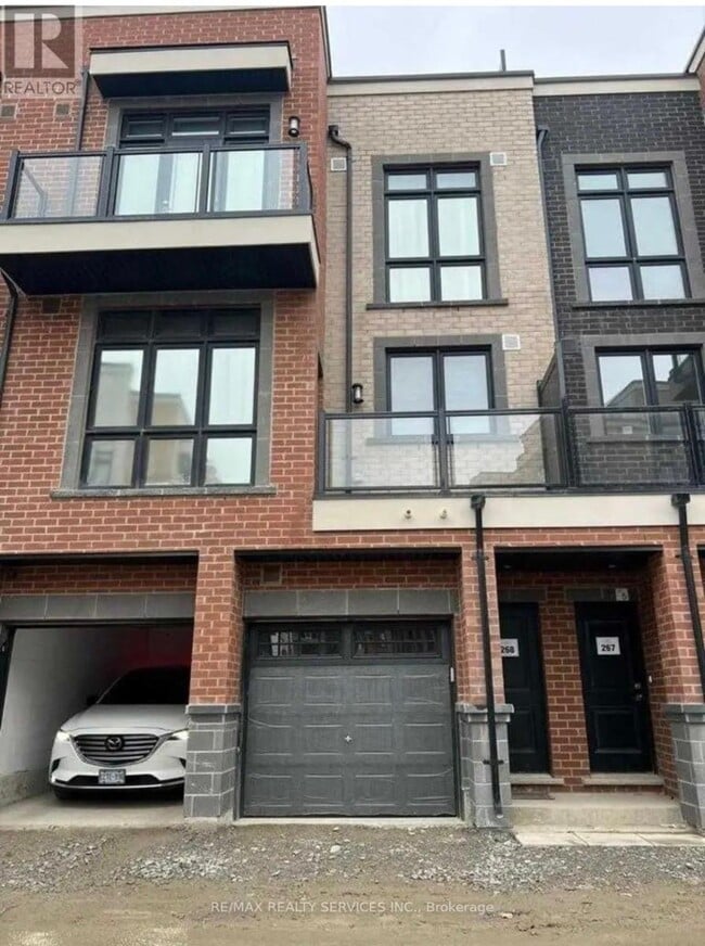 property at 9 Phelps Ln