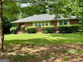 482 Plantation Rd SW in Smyrna, GA - Building Photo - Building Photo