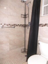 17800 Atlantic Blvd in Sunny Isles Beach, FL - Building Photo - Building Photo