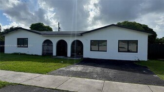 17310 SW 109th Ave in Miami, FL - Building Photo