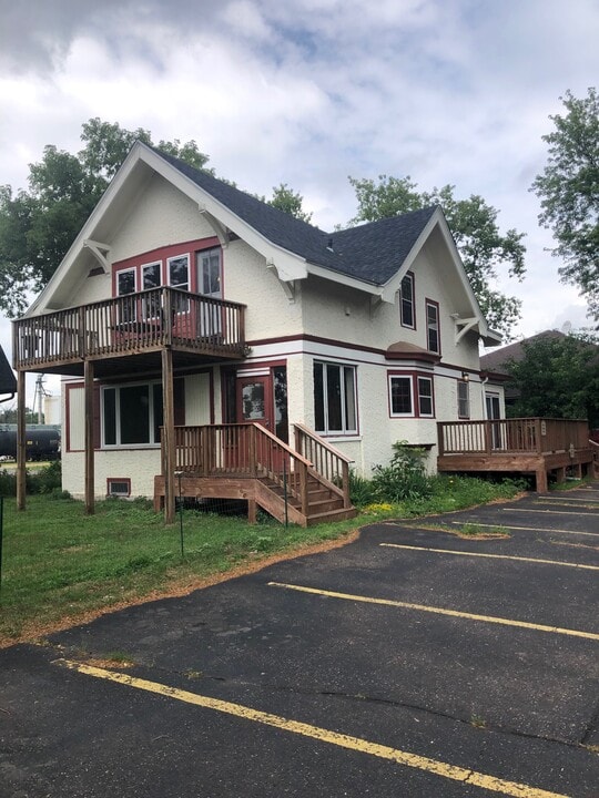 6356 Elm St, Unit Unit 2 - Furnished in North Branch, MN - Building Photo
