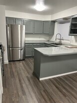 5865 E Bogard Rd, Unit 4 in Wasilla, AK - Building Photo