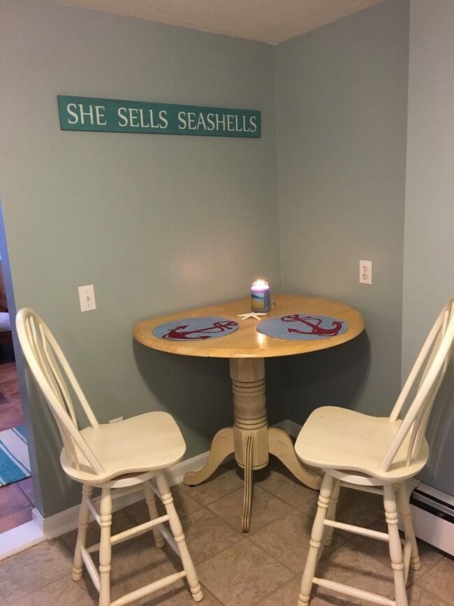 25 Centerville Ave