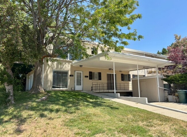 property at 2814 Arcadia Heights Cir